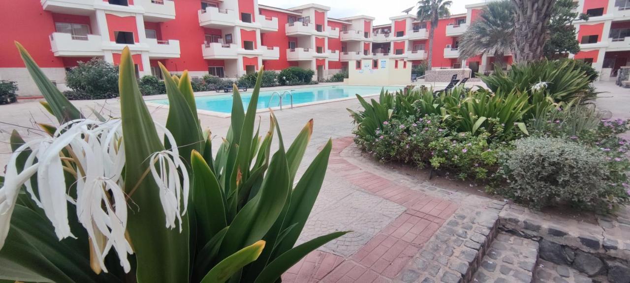 Sal Service Red Moradias Residence With Pool Santa Maria Luaran gambar