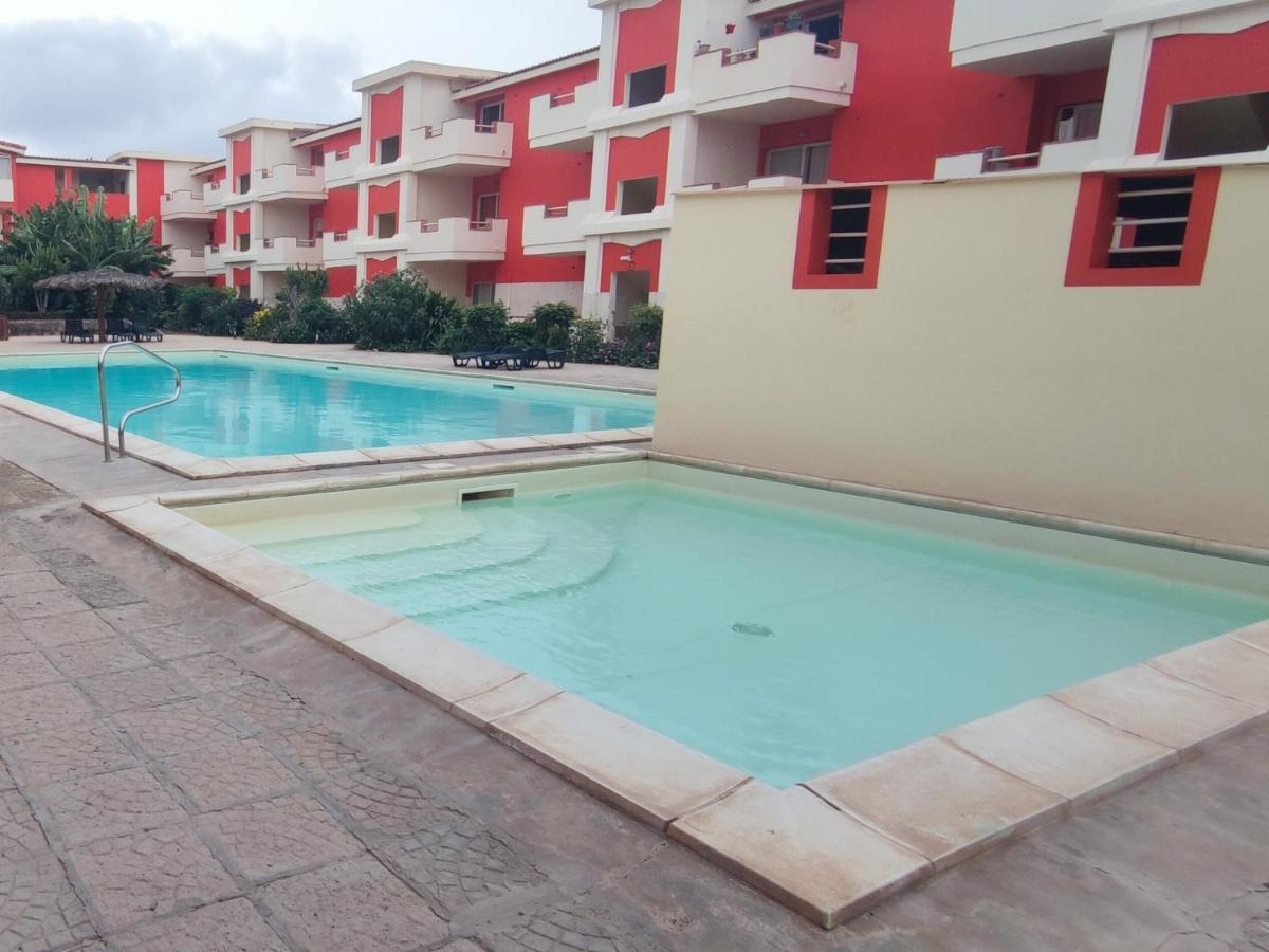 Sal Service Red Moradias Residence With Pool Santa Maria Luaran gambar
